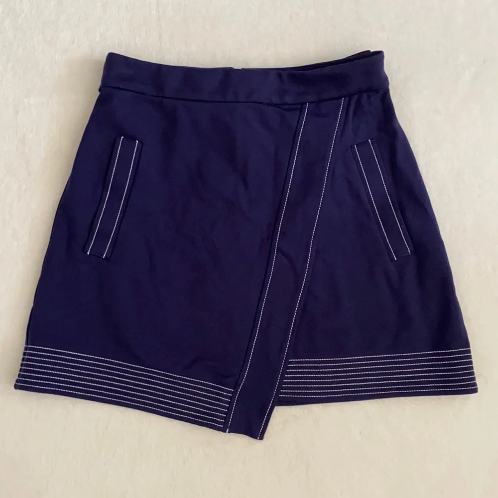 Guess Los Angeles | Faux Wrap Tie Belt Asymmetrical Mini Skirt Blue (S 4-6) - Picture 15 of 15